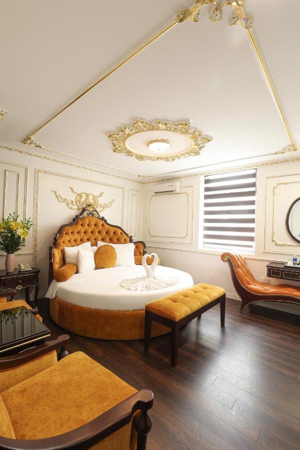 Hoang Gia Xa La Boutique Hà Nội