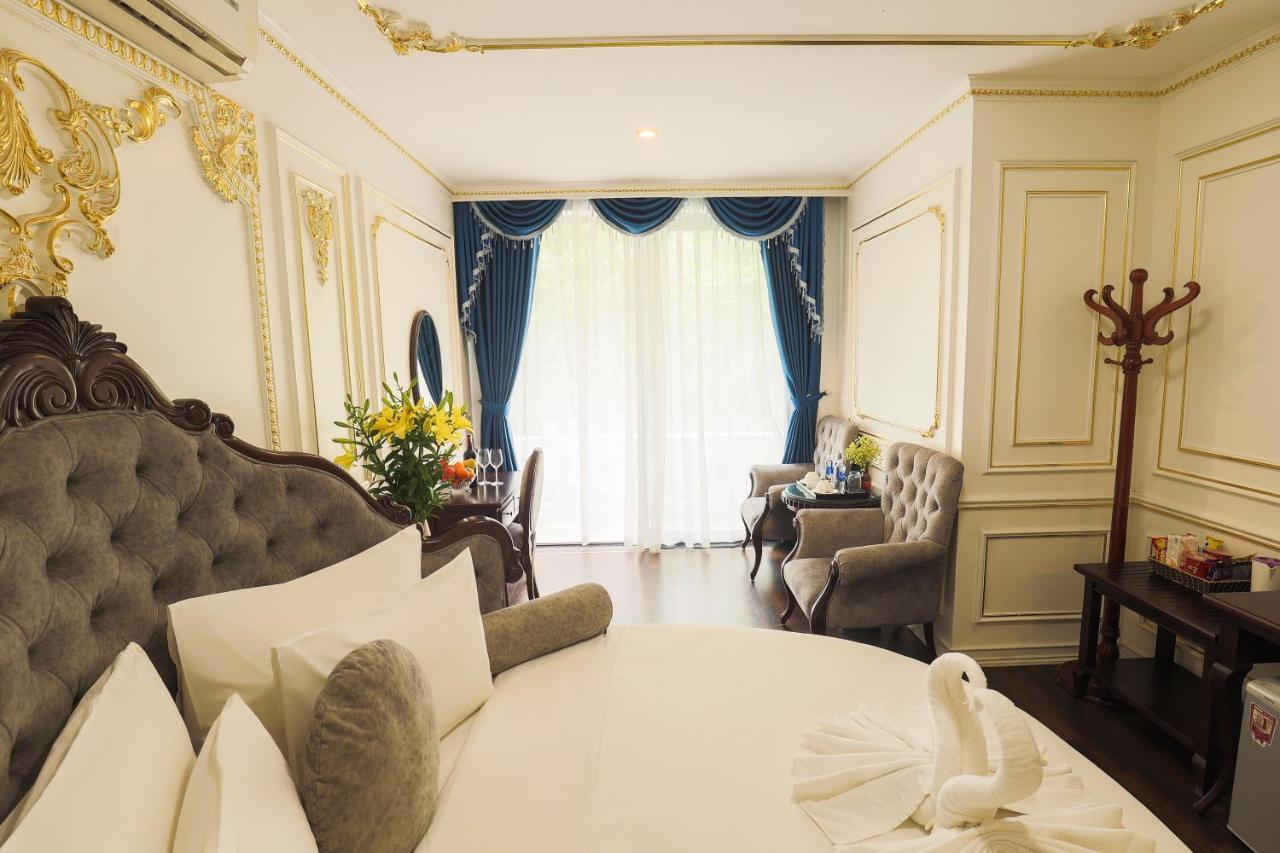 Hoang Gia Xa La Boutique Hà Nội